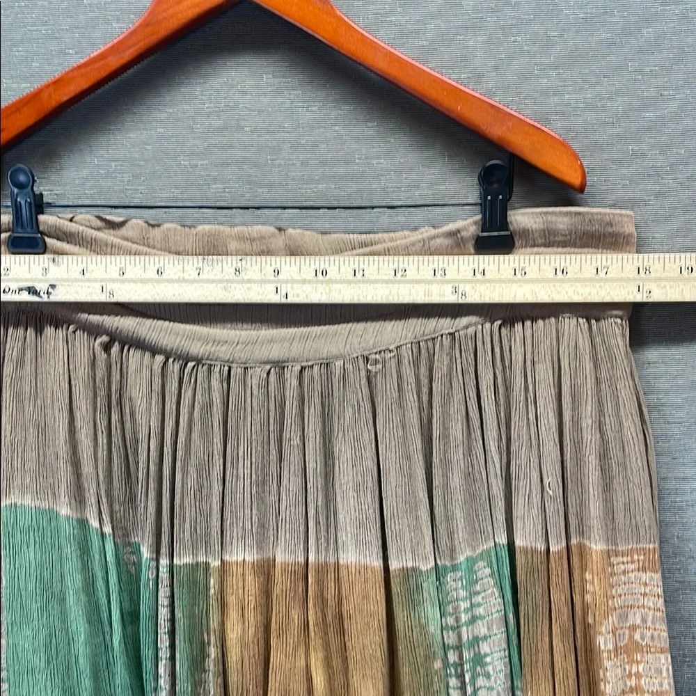 Pleated Tan‎ and Green A-Line Rayon Maxi Skirt Casual